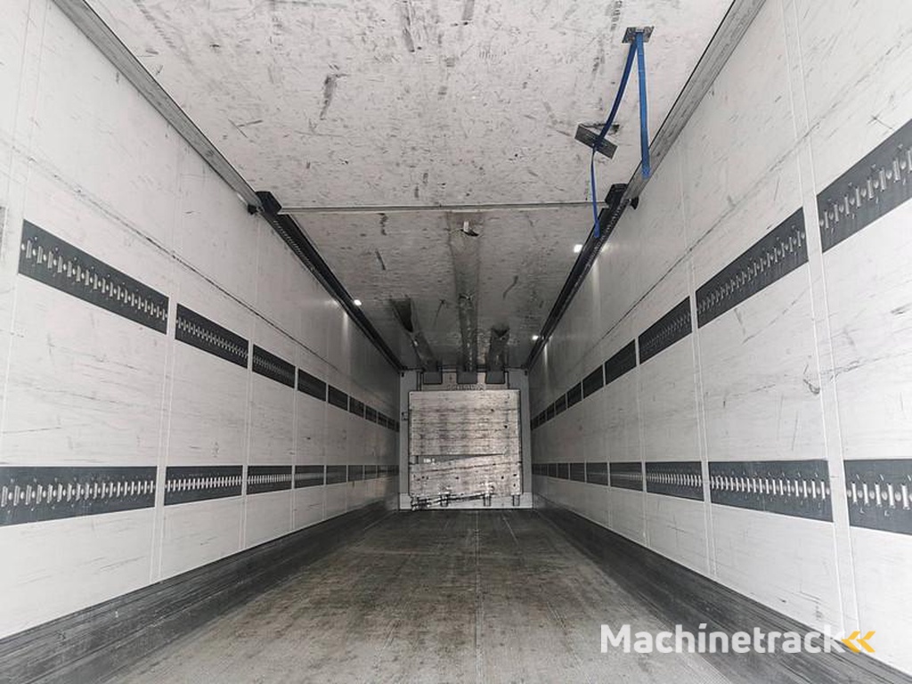 Schmitz-Cargobull SKO