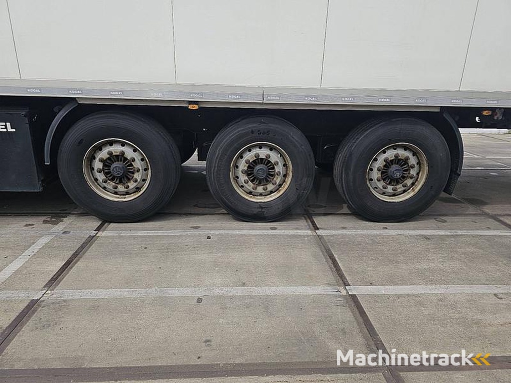 Kögel DOPPELSTOCK BLUMENBR Thermoking SLX300