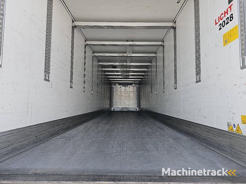 Schmitz-Cargobull SCB*S3B Carrier1550 D+E,Dopp