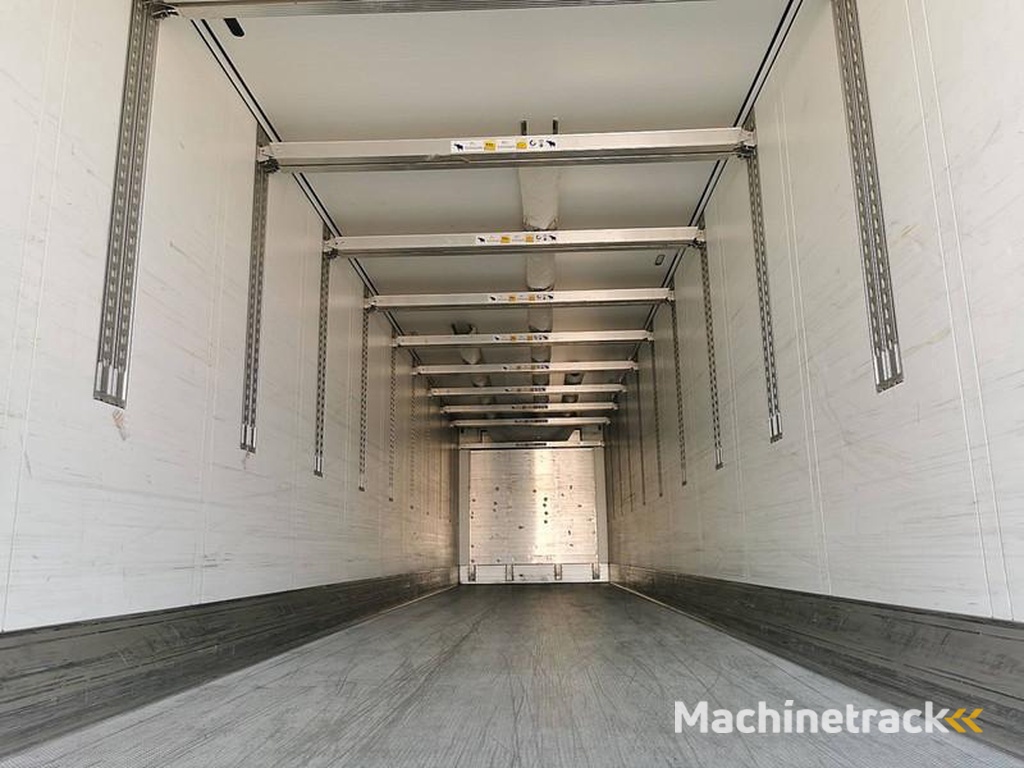 Schmitz-Cargobull SCB*S3B Carrier1550 D+E dopp