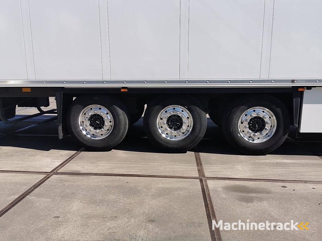 Schmitz-Cargobull SCB*S3B Carrier1550 D+E dopp