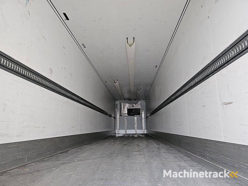 Schmitz-Cargobull SKO