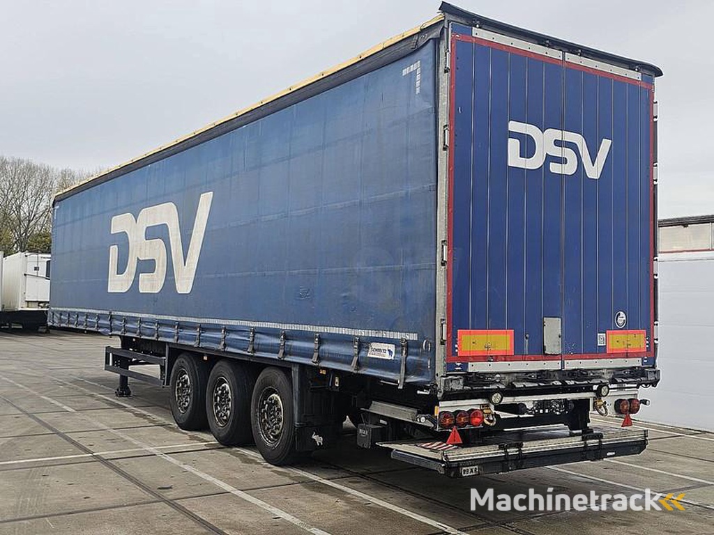 Schmitz-Cargobull SCB*S3T 2 TONS BÄR LIFT