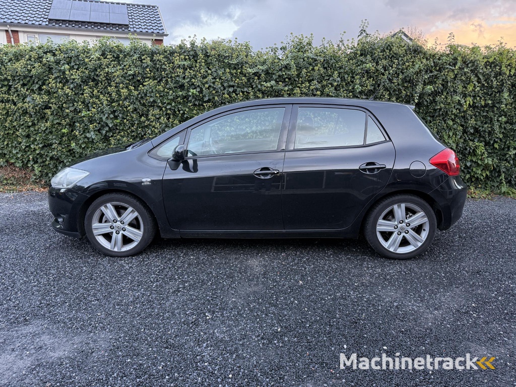 Toyota Auris 2.2 D-4D Luna Business