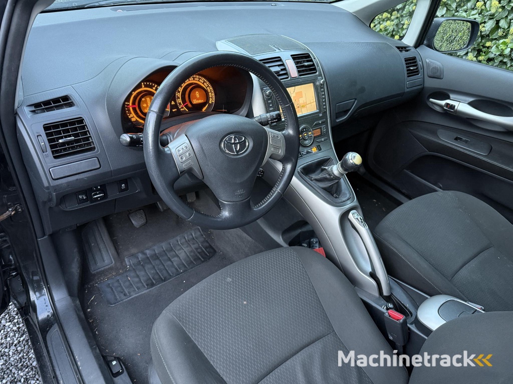 Toyota Auris 2.2 D-4D Luna Business