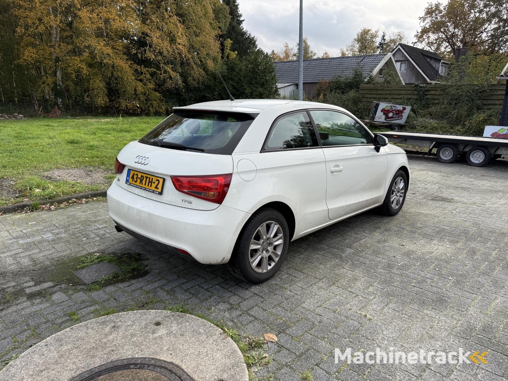 Audi A1 1.2 TFSI Attraction Pro Line Business | Navi | Airco | Cruise Control | LMV | Elekt. Ramen | Nieuwe APK!