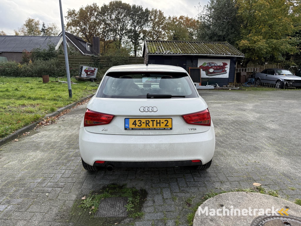 Audi A1 1.2 TFSI Attraction Pro Line Business | Navi | Airco | Cruise Control | LMV | Elekt. Ramen | Nieuwe APK!