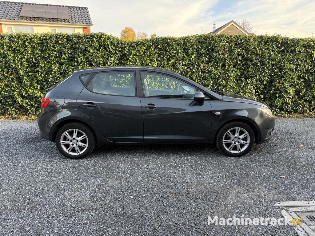 SEAT Ibiza 1.6 Stylance | Autom. Airco | Elekt. Ramen | LMV | Trekhaak | 5 Deuren | Nieuwe APK!