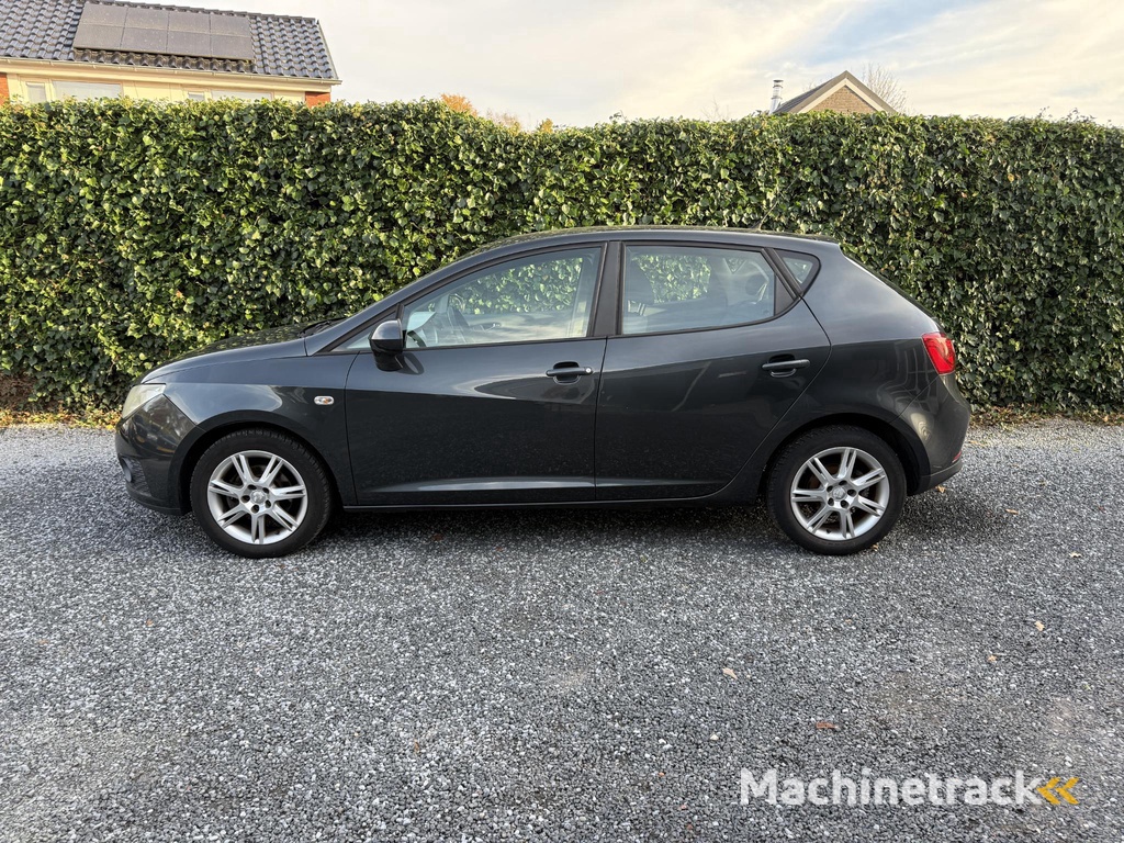 SEAT Ibiza 1.6 Stylance | Autom. Airco | Elekt. Ramen | LMV | Trekhaak | 5 Deuren | Nieuwe APK!