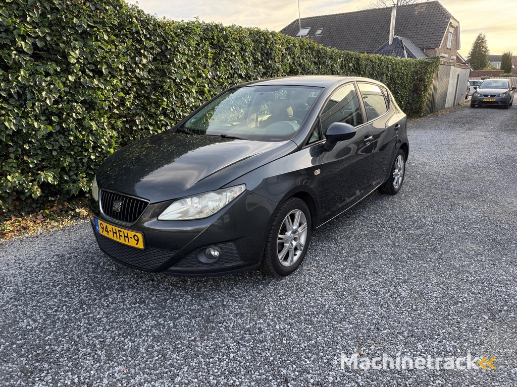 SEAT Ibiza 1.6 Stylance | Autom. Airco | Elekt. Ramen | LMV | Trekhaak | 5 Deuren | Nieuwe APK!