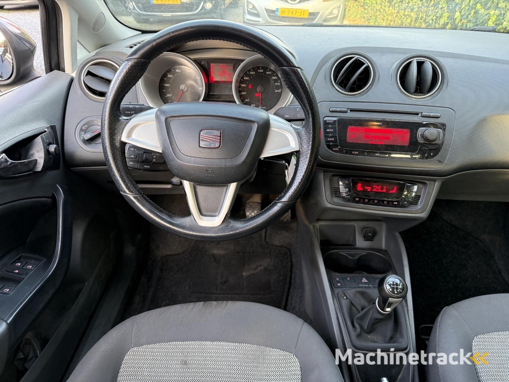 SEAT Ibiza 1.6 Stylance | Autom. Airco | Elekt. Ramen | LMV | Trekhaak | 5 Deuren | Nieuwe APK!