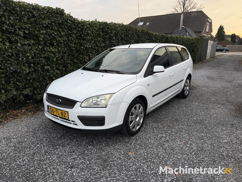 Ford Focus Wagon 1.6-16V Trend Automaat | Airco | Cruise Control | Elekt. Ramen | Trekhaak | APK tot 16-11-2026!
