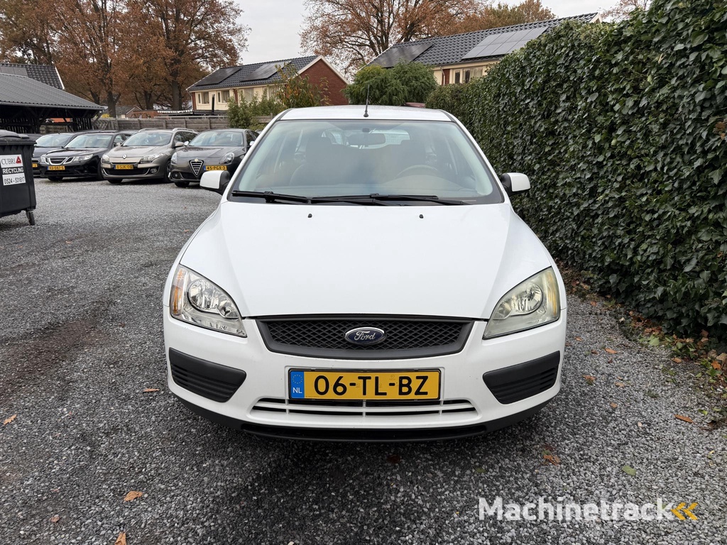 Ford Focus Wagon 1.6-16V Trend Automaat | Airco | Cruise Control | Elekt. Ramen | Trekhaak | APK tot 16-11-2026!
