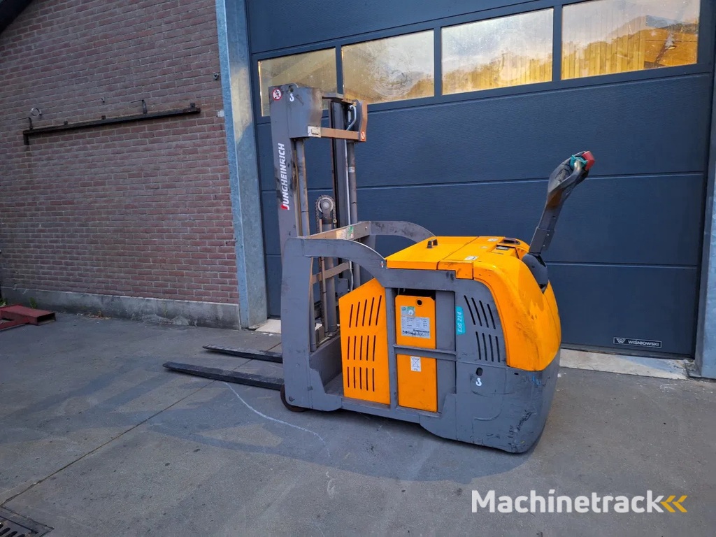 Jungheinrich Stapelaar 2019 Vrijdragend met slechts 32 uur als nieuw! (0013)