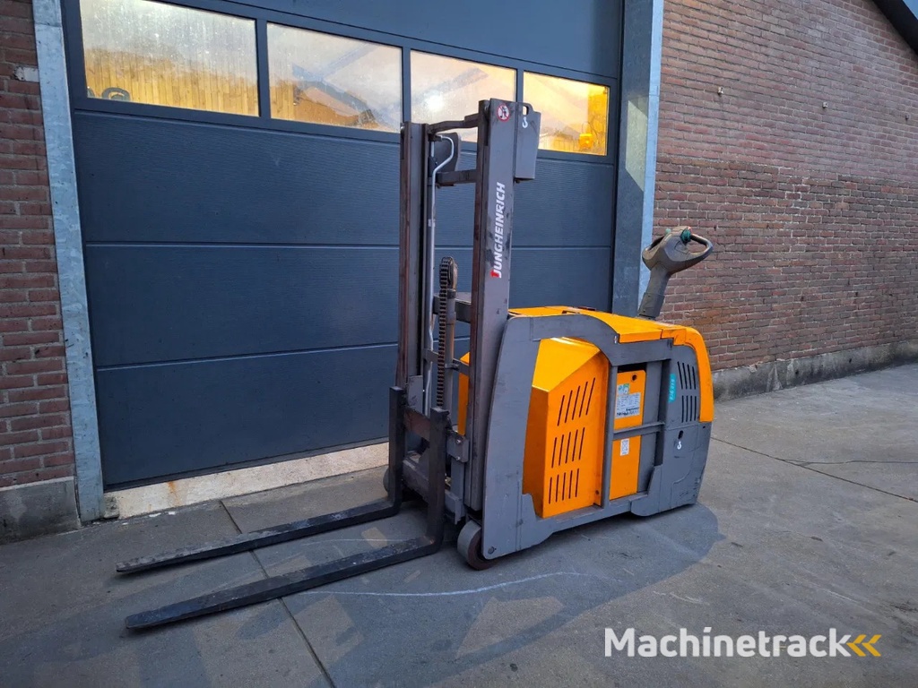 Jungheinrich Stapelaar 2019 Vrijdragend met slechts 32 uur als nieuw! (0013)