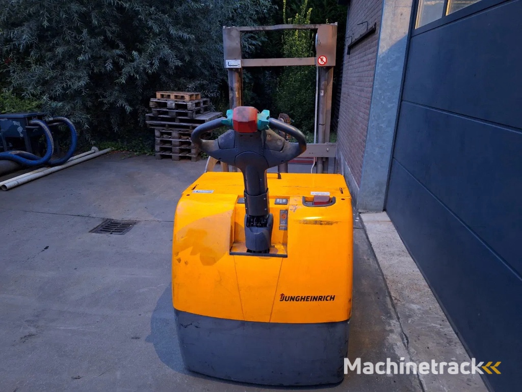 Jungheinrich Stapelaar 2019 Vrijdragend met slechts 32 uur als nieuw! (0013)