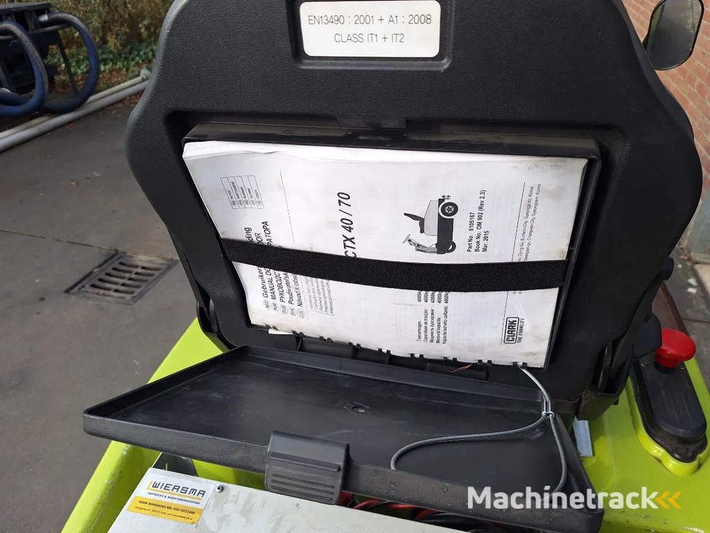 Clark Electrotrekker 7 ton accu 10-2023 met slechts 1690 uur!  (0027)