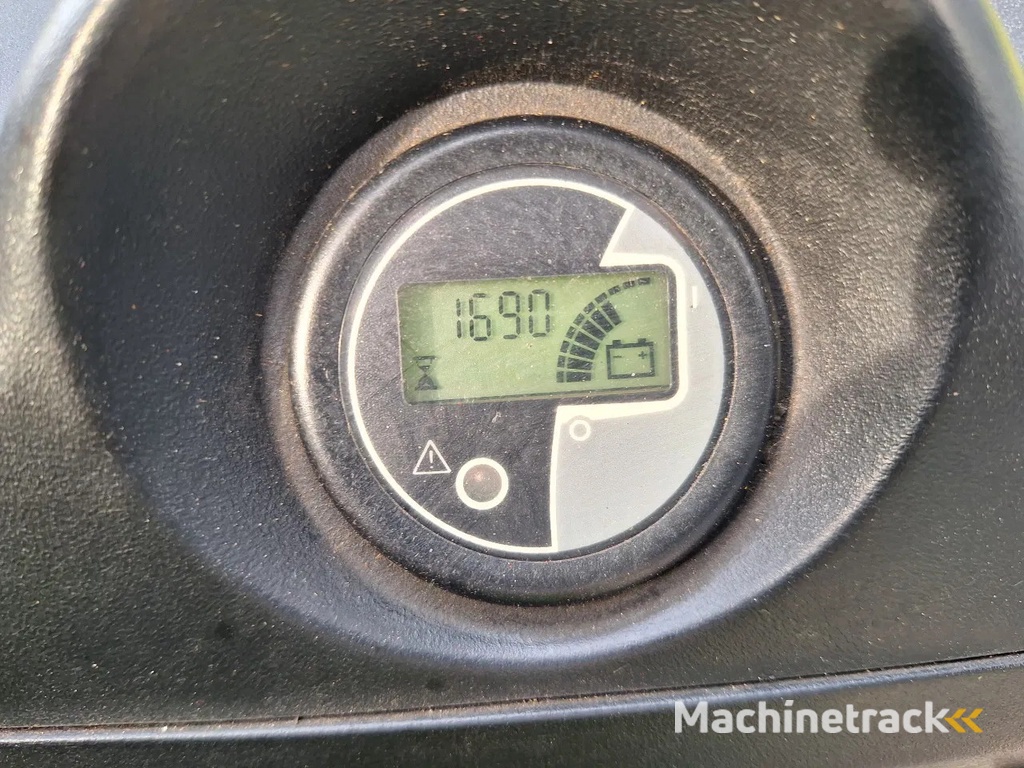 Clark Electrotrekker 7 ton accu 10-2023 met slechts 1690 uur!  (0027)