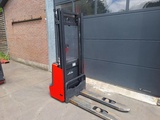 Minituur van Linde Stapelaar L10 303 cm bj 2020 met slechts 1450 uurtjes! (0018)