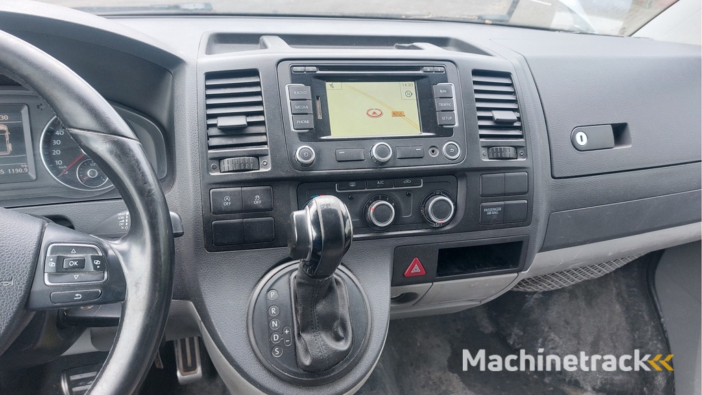 Volkswagen Transporter 2.0 TDI L2H1 AIRCO/NAVI/DSG BJ 2015