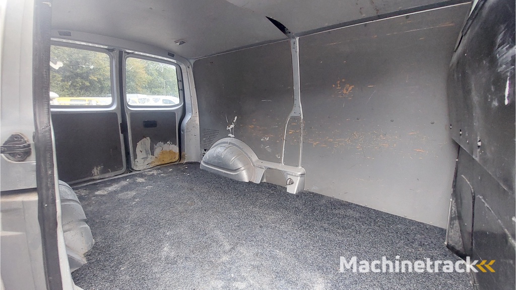 Volkswagen Transporter 2.0 TDI L2H1 AIRCO/NAVI/DSG BJ 2015