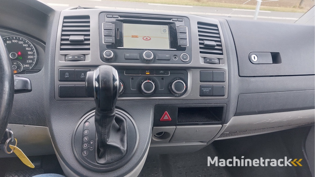 Volkswagen Transporter 2.0 TDI L2H1 Highline AIRCO/NAVI/DSG BJ 2015