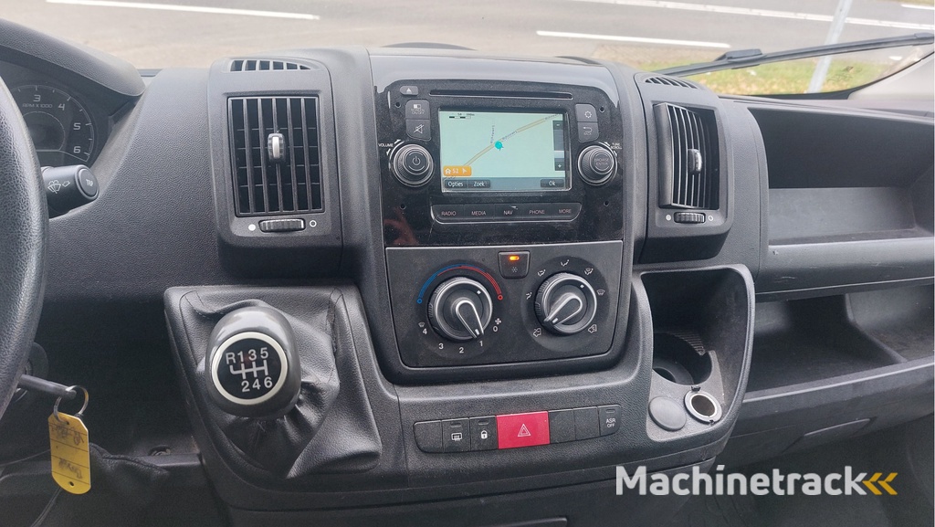 Peugeot Boxer 335 2.2 HDI L2H2 XR AIRCO/NAVI BJ 2015