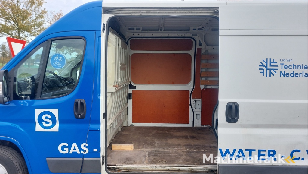 Peugeot Boxer 335 2.2 HDI L2H2 XR AIRCO/NAVI BJ 2015