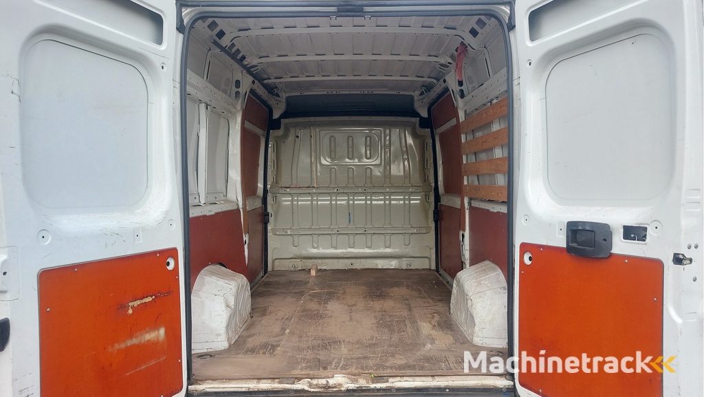 Peugeot Boxer 335 2.2 HDI L2H2 XR AIRCO/NAVI BJ 2015