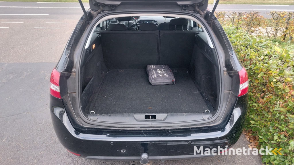 Peugeot 308 SW 1.6 BlueHDI Blue Lease Pack CLIMA/NAVI BJ 2015