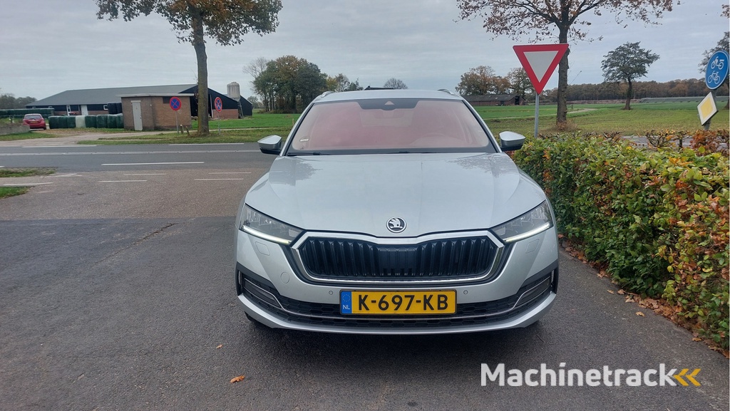 ŠKODA Octavia Combi 1.4 TSI iV PHEV Business Edition Plus CLIMA/NAVI/LED/ACC BJ 2020