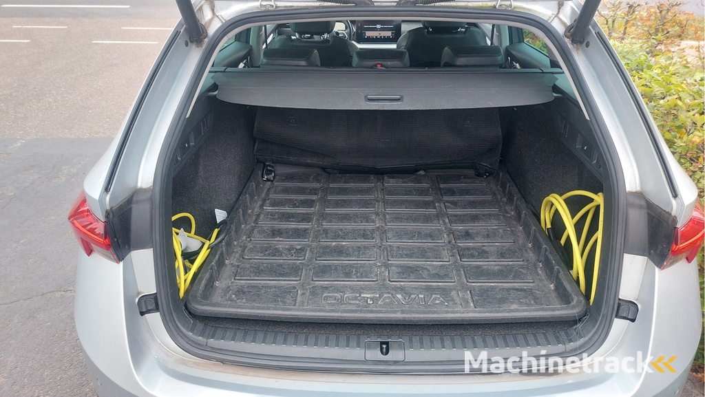 ŠKODA Octavia Combi 1.4 TSI iV PHEV Business Edition Plus CLIMA/NAVI/LED/ACC BJ 2020