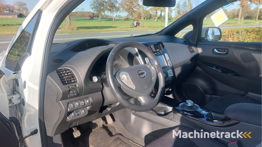 Nissan LEAF Acenta 24 kWh CLIMA/NAVI BJ 2015