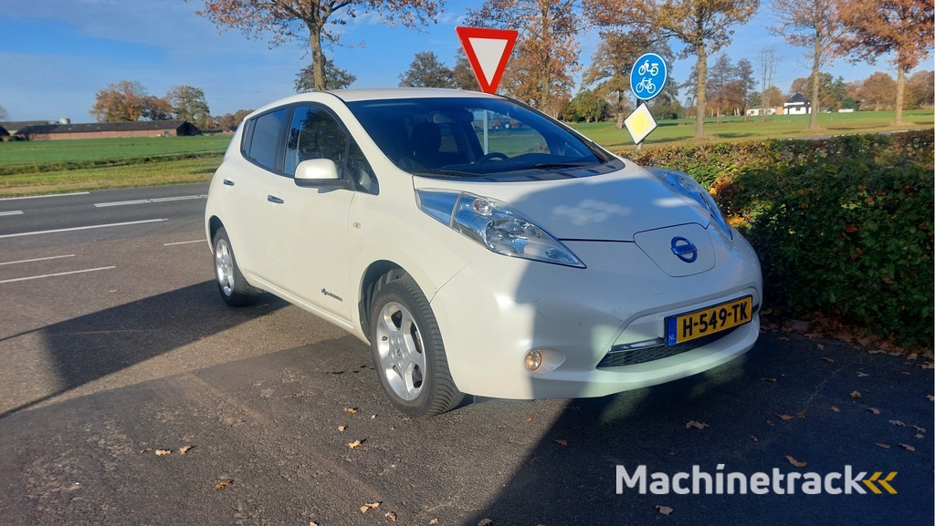 Nissan LEAF Acenta 24 kWh CLIMA/NAVI BJ 2015