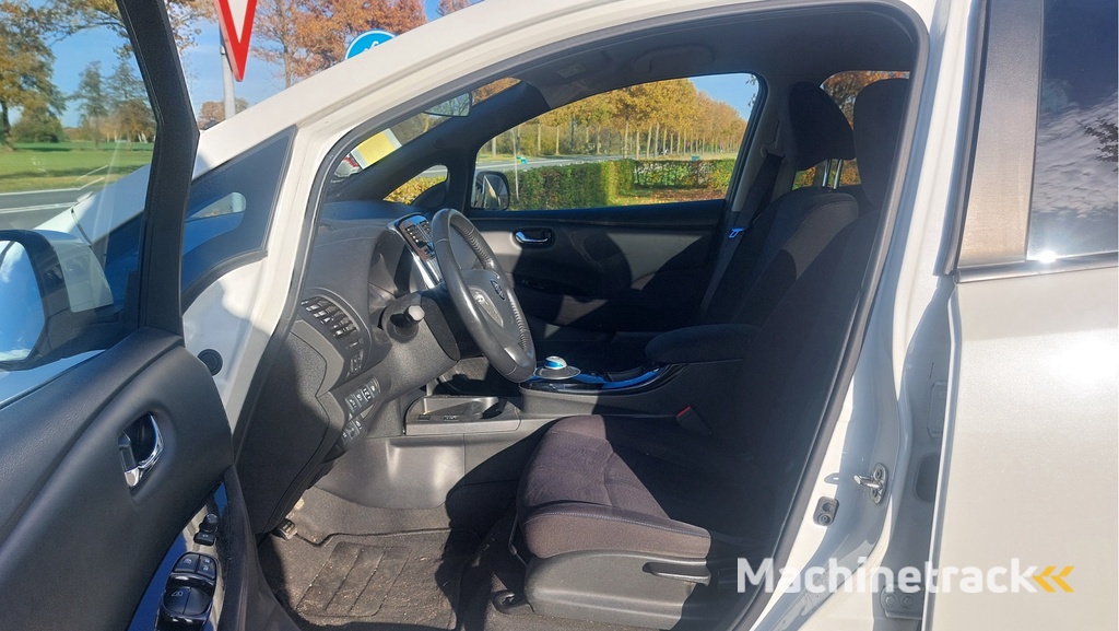 Nissan LEAF Acenta 24 kWh CLIMA/NAVI BJ 2015