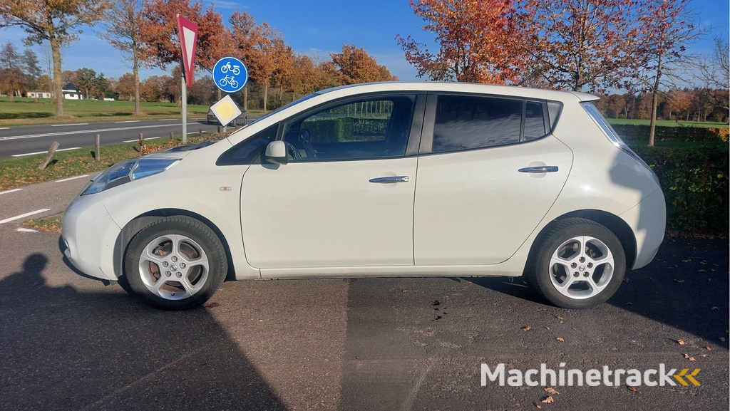 Nissan LEAF Acenta 24 kWh CLIMA/NAVI BJ 2015