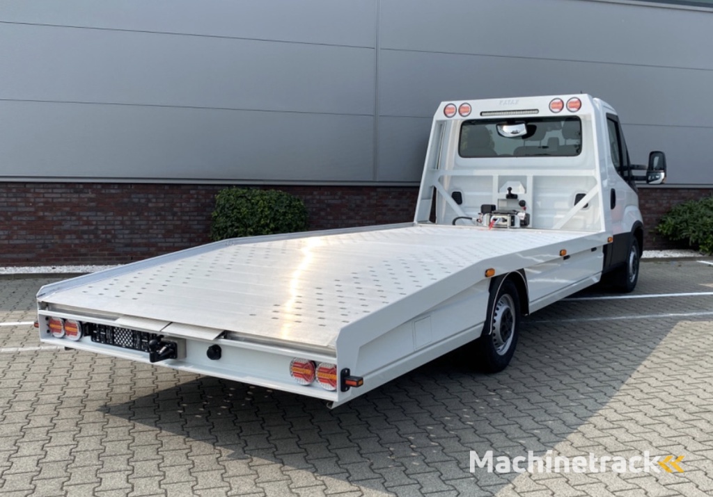 Iveco Daily 35S18H 3.0 410 Fly-Over | LED NAV ECC THK ACC | 3.5t trekgw. | Katax opbouw