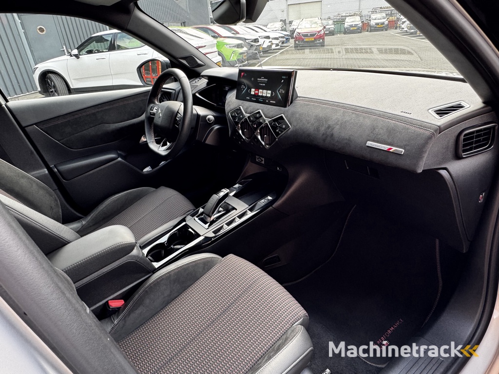 DS 3 Crossback E-Tense Performance Line+ 50 kWh Camera / Navigatie / Lm velgen