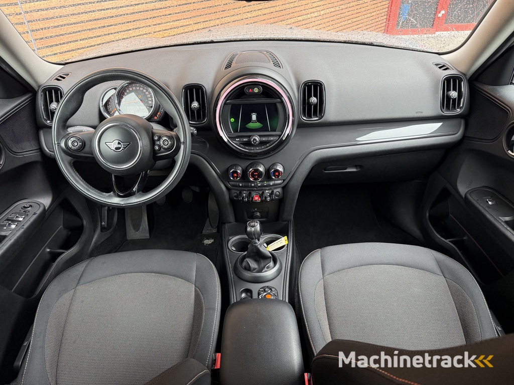 MINI Mini Countryman 1.5 Cooper Business Edition Navi / Clima / Telefoon / Lm Velgen / PDC Achter