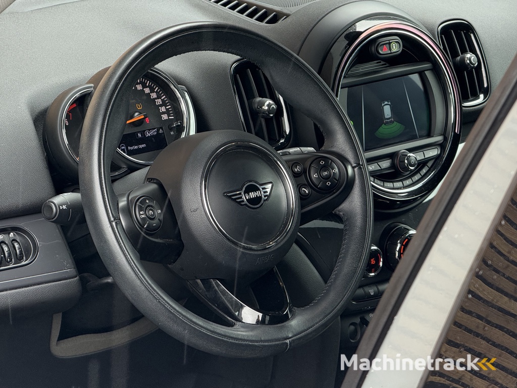 MINI Mini Countryman 1.5 Cooper Business Edition Navi / Clima / Telefoon / Lm Velgen / PDC Achter