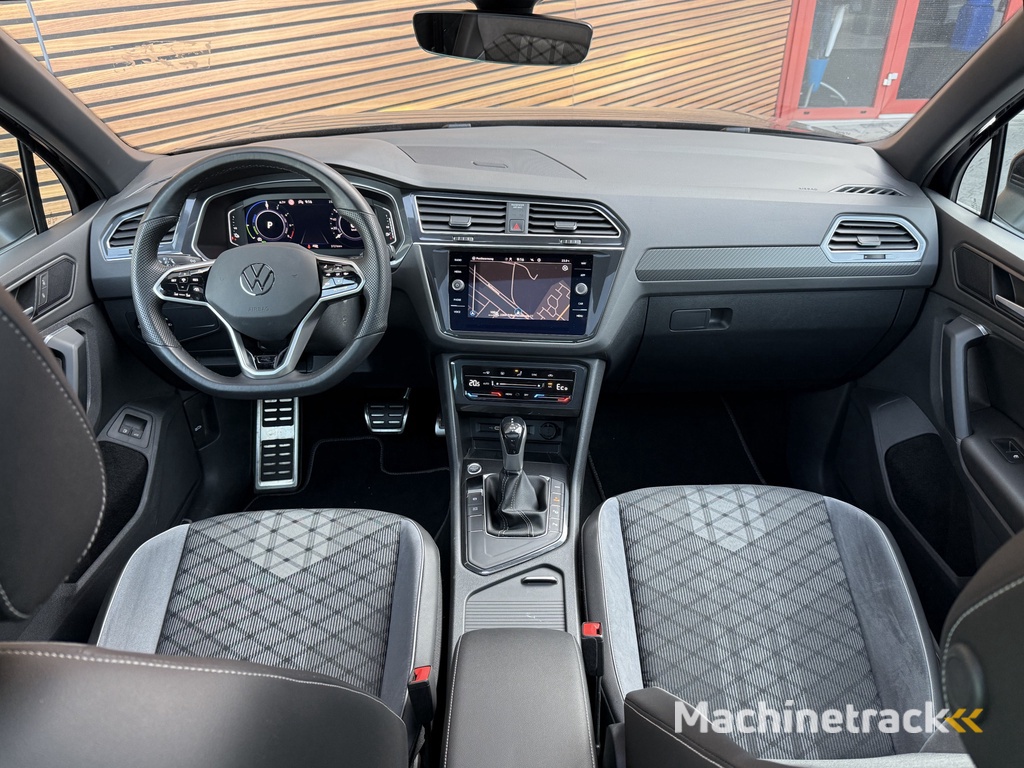 Volkswagen Tiguan 1.4 TSI eHybrid R-Line Business+ Panodak / Dodehoek / Navi / Camera / Clima