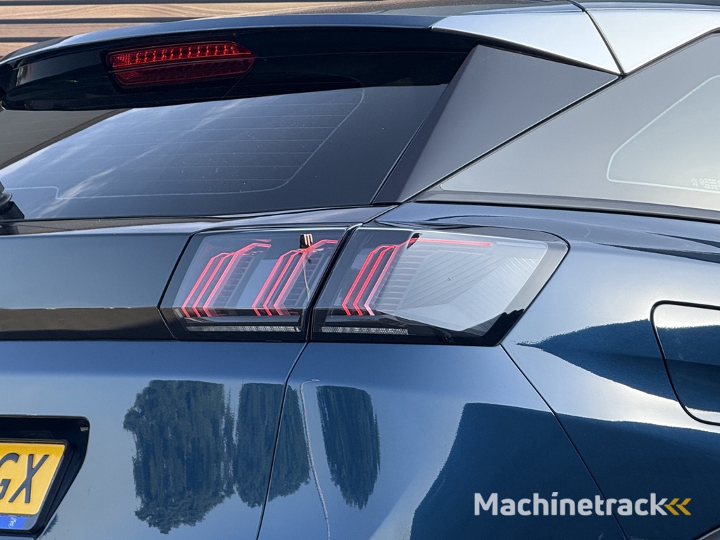 Peugeot 3008 1.2 PureTech Active Pack Business Navi / Carplay / Camera / Clima / LED / All season banden