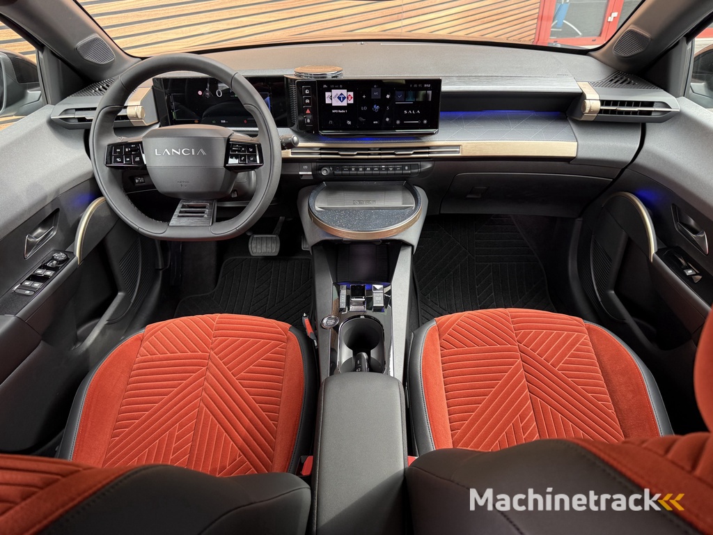 Lancia Ypsilon LX 51 kWh 360* Camera / Carplay / Lm Velgen / Dodehoek