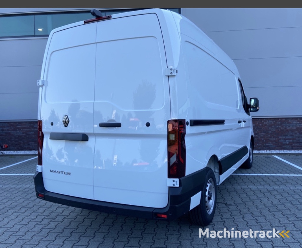 Renault Master T35 2.0 dCi 130 L2H2 Start Carplay / Camera / Airco