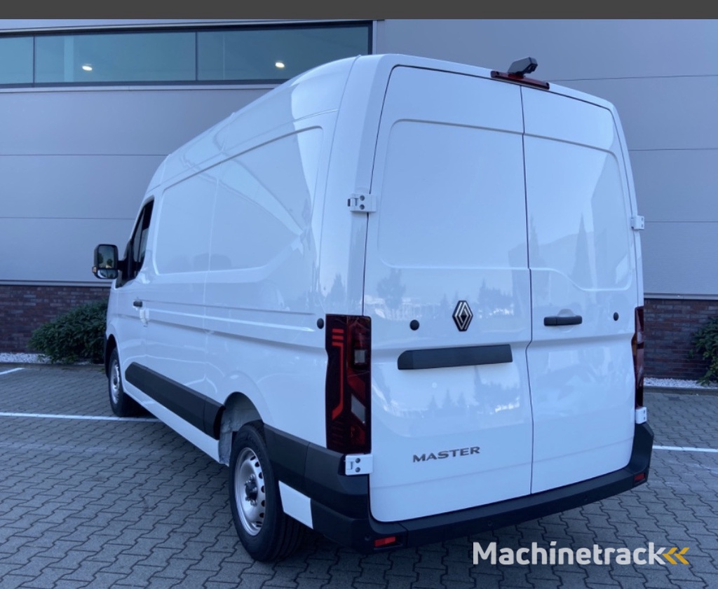 Renault Master T35 2.0 dCi 130 L2H2 Start Carplay / Camera / Airco
