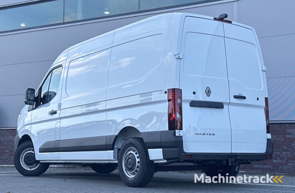 Renault Master T35 2.0 dCi 130 L2H2 Advance Camera / Carplay / laadruimte pakket / All season