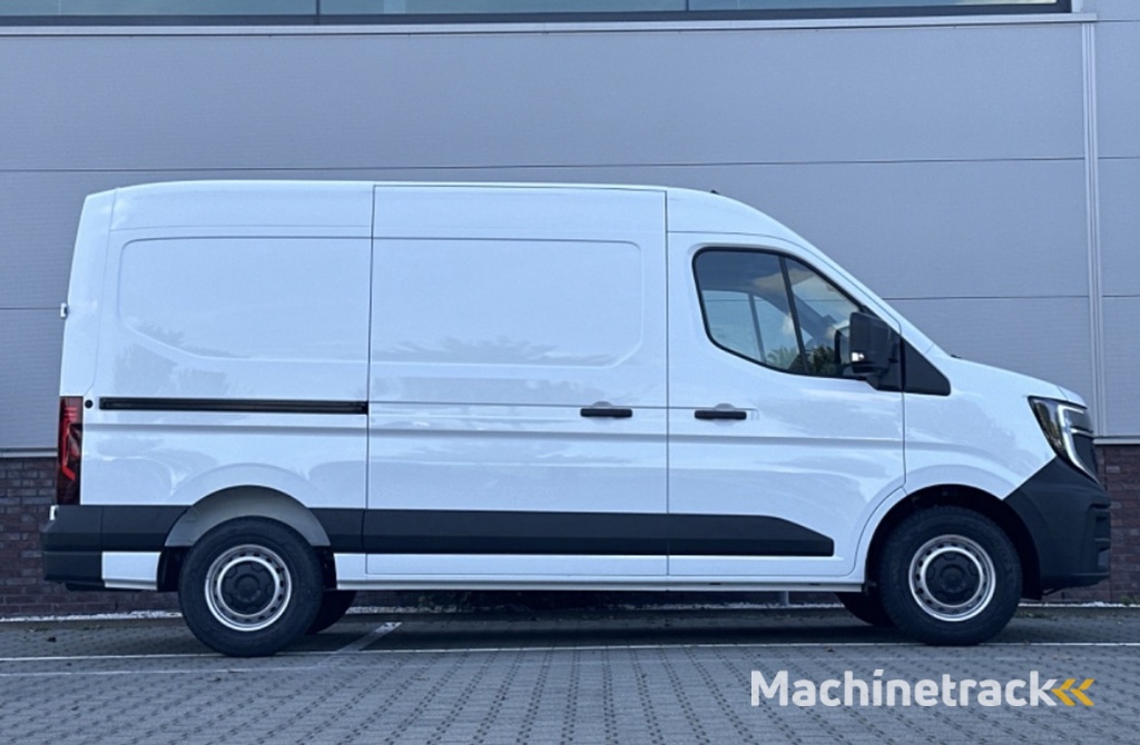 Renault Master T35 2.0 dCi 130 L2H2 Advance Camera / Carplay / laadruimte pakket / All season