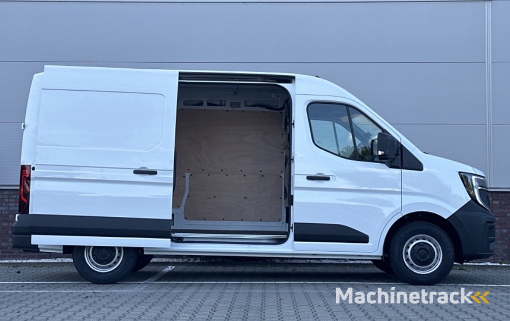 Renault Master T35 2.0 dCi 130 L2H2 Advance Camera / Carplay / laadruimte pakket / All season