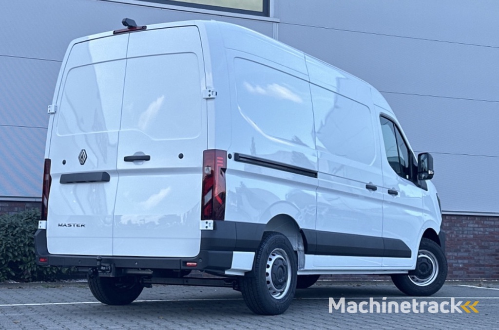 Renault Master T35 2.0 dCi 130 L2H2 Advance Camera / Carplay / laadruimte pakket / All season