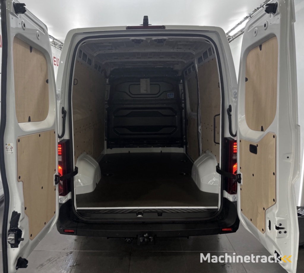 Renault Master T35 2.0 dCi 130 L2H2 Advance Camera / Carplay / laadruimte pakket / All season